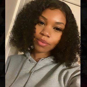 Meet your Posher, Alicea